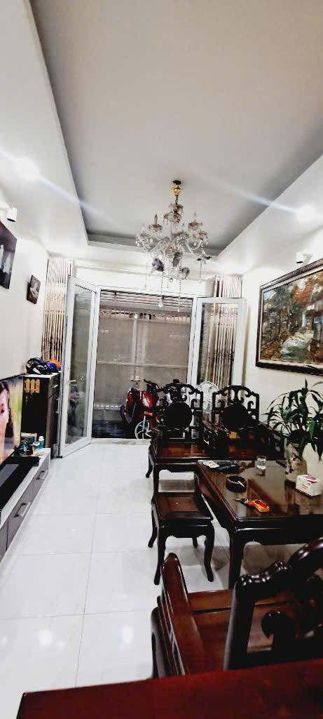 CHỦ CẦN BÁN GẤP NHÀ PHỐ LÊ DUẨN 53.3/56M X 4 TẦNG CHỈ CÒN 8.8 TỶ - NHÀ ĐẸP 2 MẶT THOÁNG - SỔ ĐỎ VUÔNG VẮN, NỞ HẬU NHẸ - CÁCH CÔNG VIÊN THỐNG NHẤT 300M  